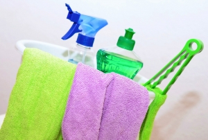 Top 10 Essential Oils for Cleaning